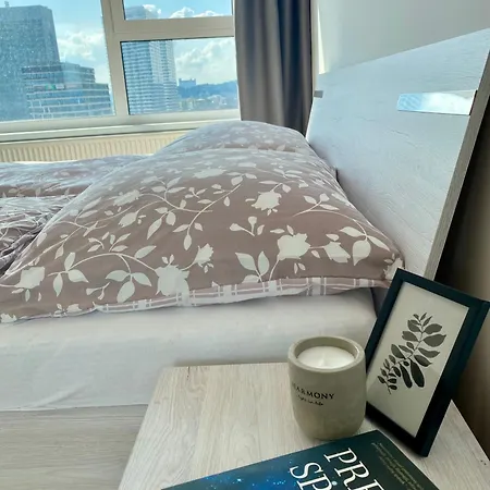 Apartment Luxury In Skyscraper With Parking *
