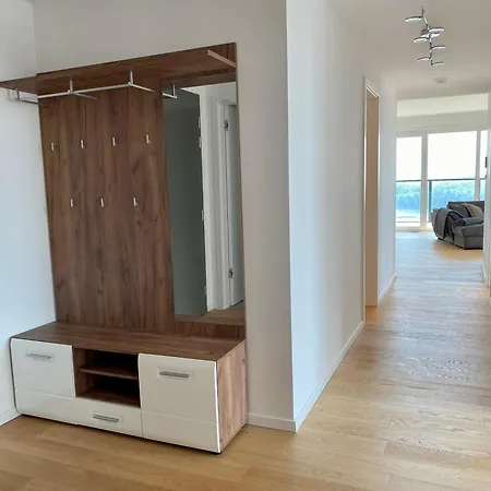 Luxury In Skyscraper With Parking Братислава