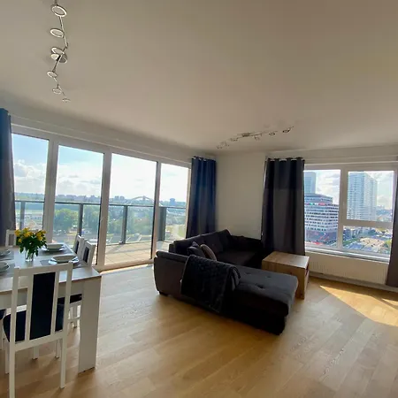 Luxury In Skyscraper With Parking * Братислава
