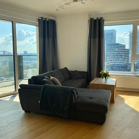 Apartment Luxury In Skyscraper With Parking